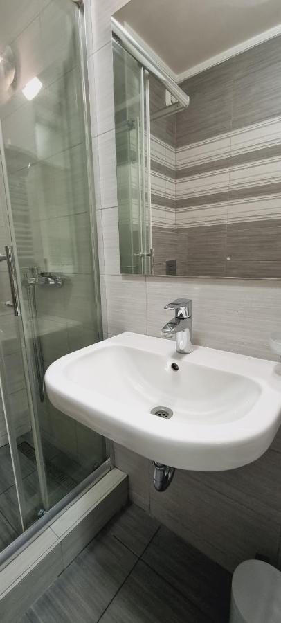 Grove II Apartment = Strict City Centre Novi Sad Exterior foto